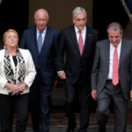 Cambio de opinión: mesa de la Convención decide invitar a ex presidentes a la ceremonia de entrega 1 ex presidentes chile