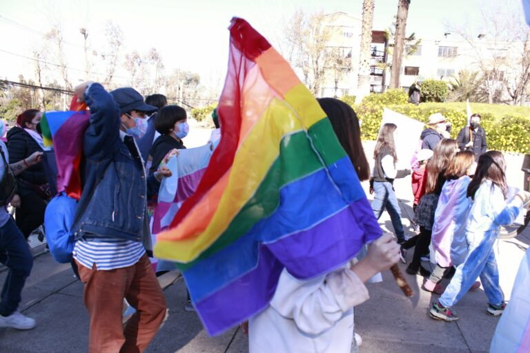izamiento dia del orgullo