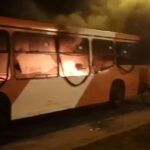 Sigue la protesta en Tres Poniente: anoche quemaron bus de transantiago 1 micro quemada maipu