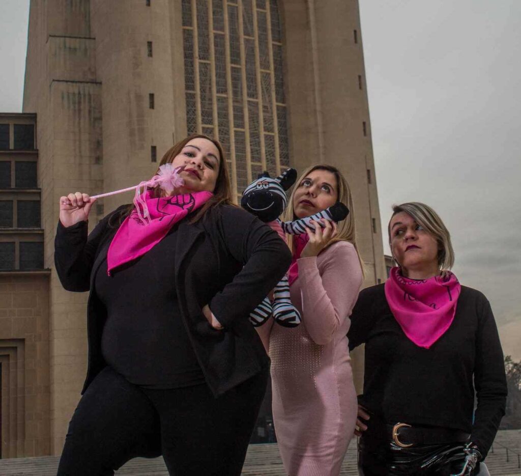 Una Comedia Rosa: tres comediantes maipucinas que llegaron para romperla