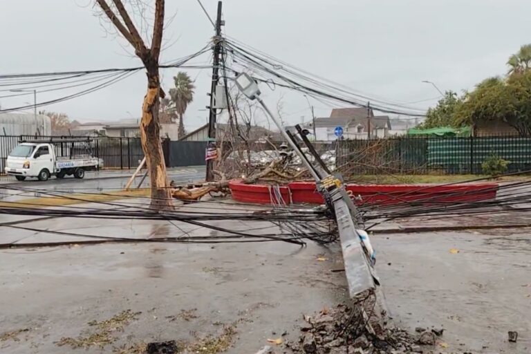 postes caidos en maipu