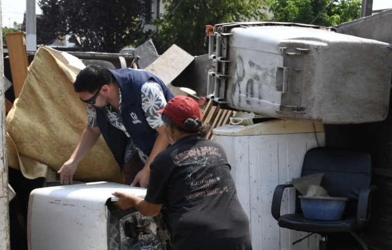 operativo de retiro de muebles y cosas viejas llega a Lo Errazuriz