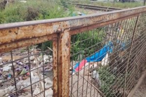 Encuentran cadáver amarrado en canal del Camino a Melipilla: Carabineros investiga el hallazgo 3 basura en el canal santa marta