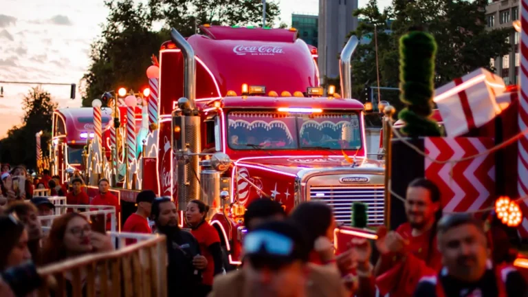 caravana navideña coca - cola
