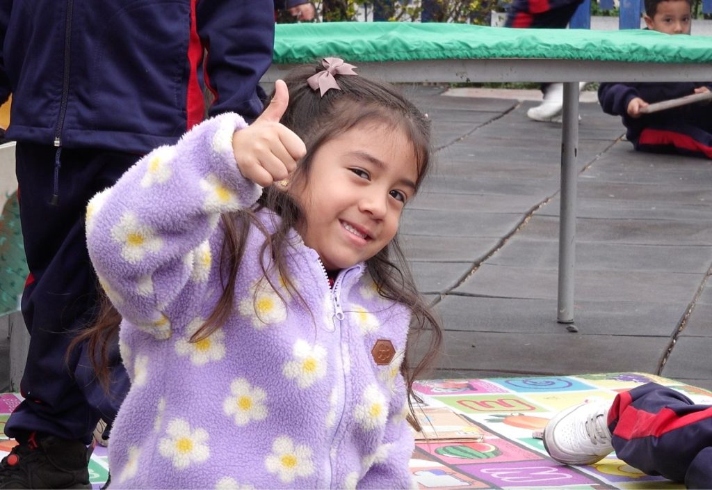 niños felices cem complejo educacional maipu