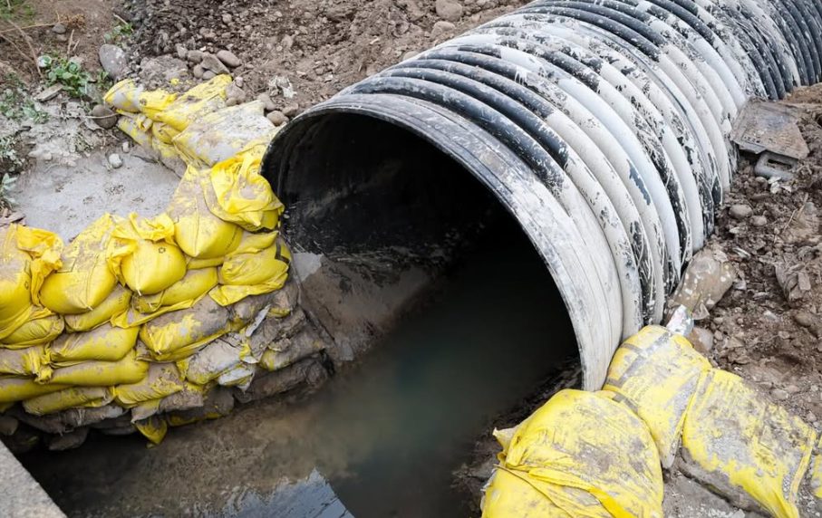 Lluvias en Maipú: municipalidad realizó con labores preventivas ante sistema frontal 3 Limpieza preventiva por lluvias en Maipú