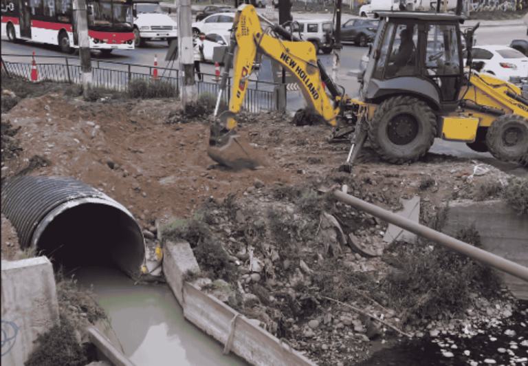 Limpieza preventiva por lluvias en Maipú
