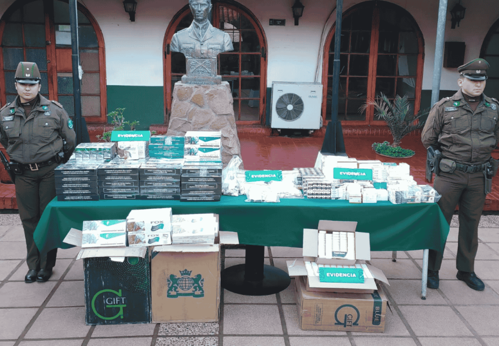 carabineros detiene a mujer por contrabando de cigarrillo y venta irregular de medicamentos