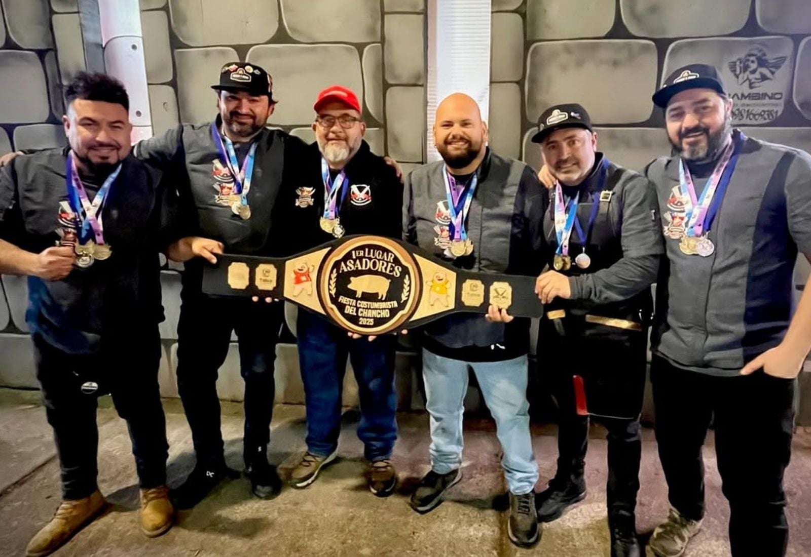Maipucino y su equipo "Fuego y Fogo" se consagran como los campeones nacionales del asado en la "Fiesta del Chancho"