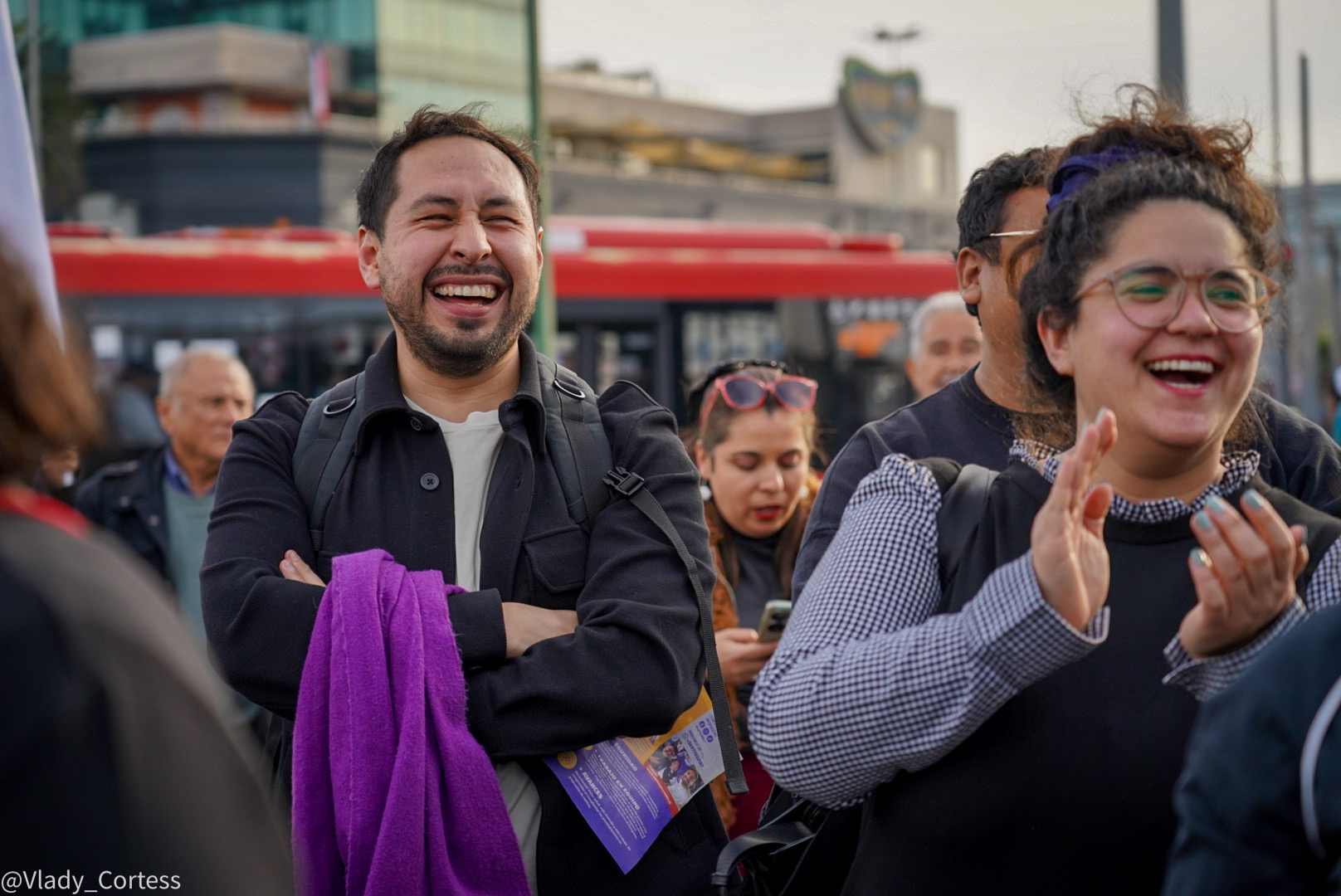 Oficialismo realiza "cuecazo" en Plaza de Maipú para apoyar a Jeannette Jara en inicio de campaña electoral 27 El oficialismo se cuadró tras la campaña presidencial de Jeannette Jara