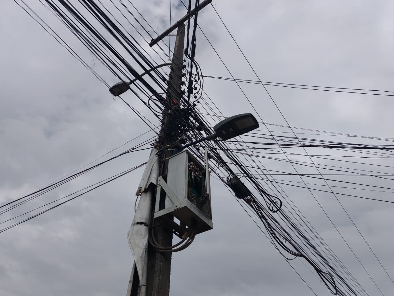 Ley Chao Cables Avenida Portales