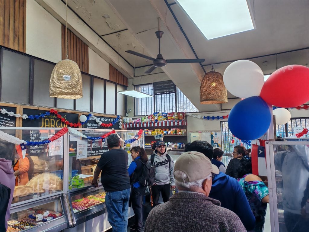 La tercer mejor empanada de pino de Santiago es de Maipú: Jargui 2 elegida entre 90 panaderías 3 Panadería maipucina premiada con la tercer mejor empanada de Santiago