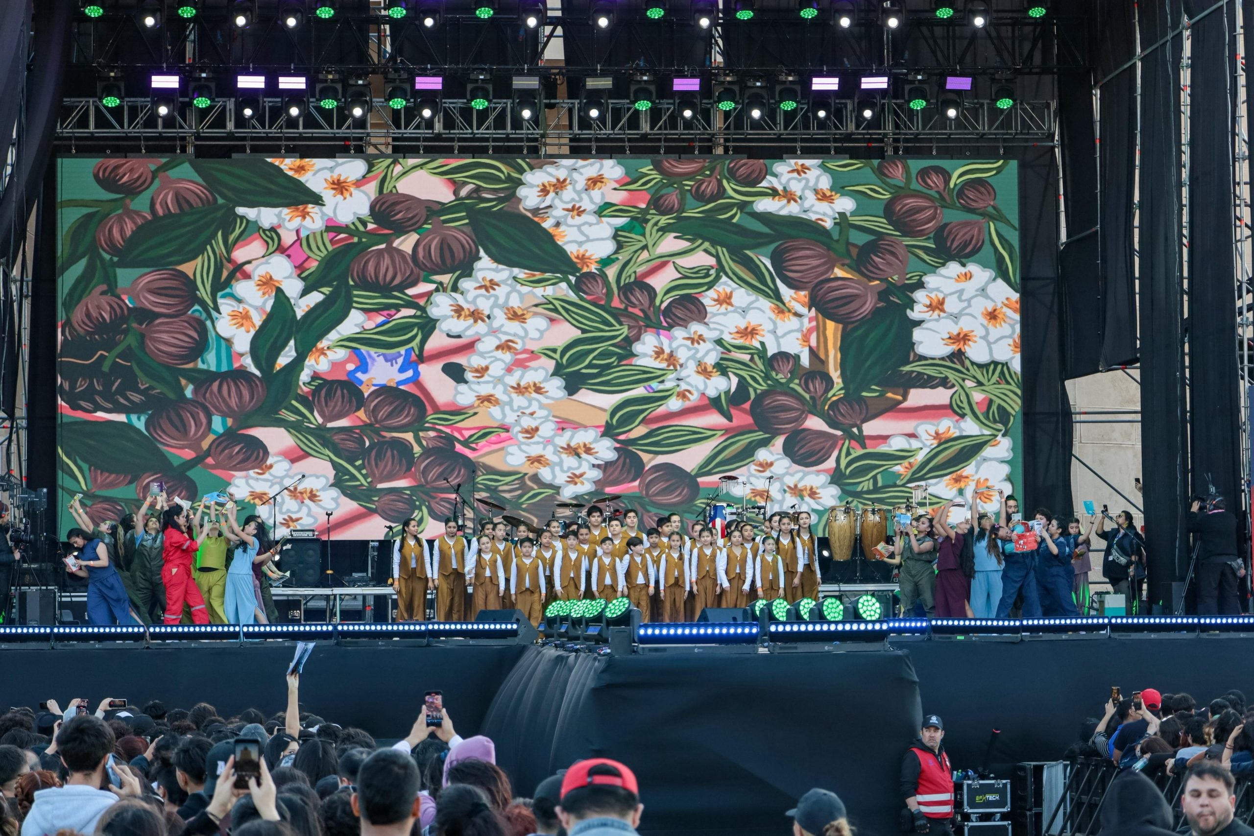 Fiestas Patrias en Maipú: Más 90 mil personas disfrutaron de dos jornadas de conciertos gratuitos en el Templo Votivo 26 WhatsApp Image 2025 09 14 at 16.09.42 2 scaled