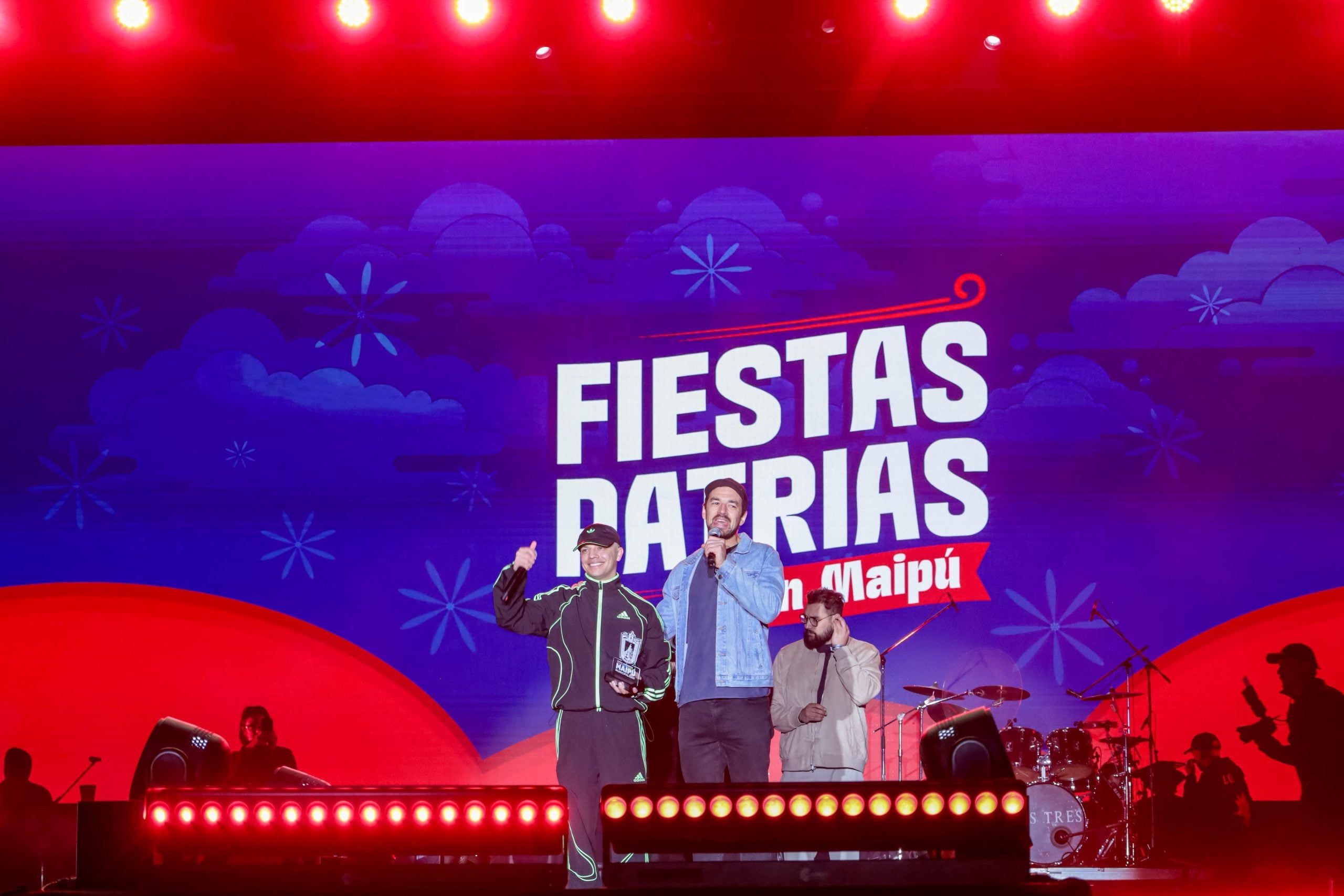 Fiestas Patrias en Maipú: Más 90 mil personas disfrutaron de dos jornadas de conciertos gratuitos en el Templo Votivo 4 WhatsApp Image 2025 09 14 at 16.09.48 3 scaled