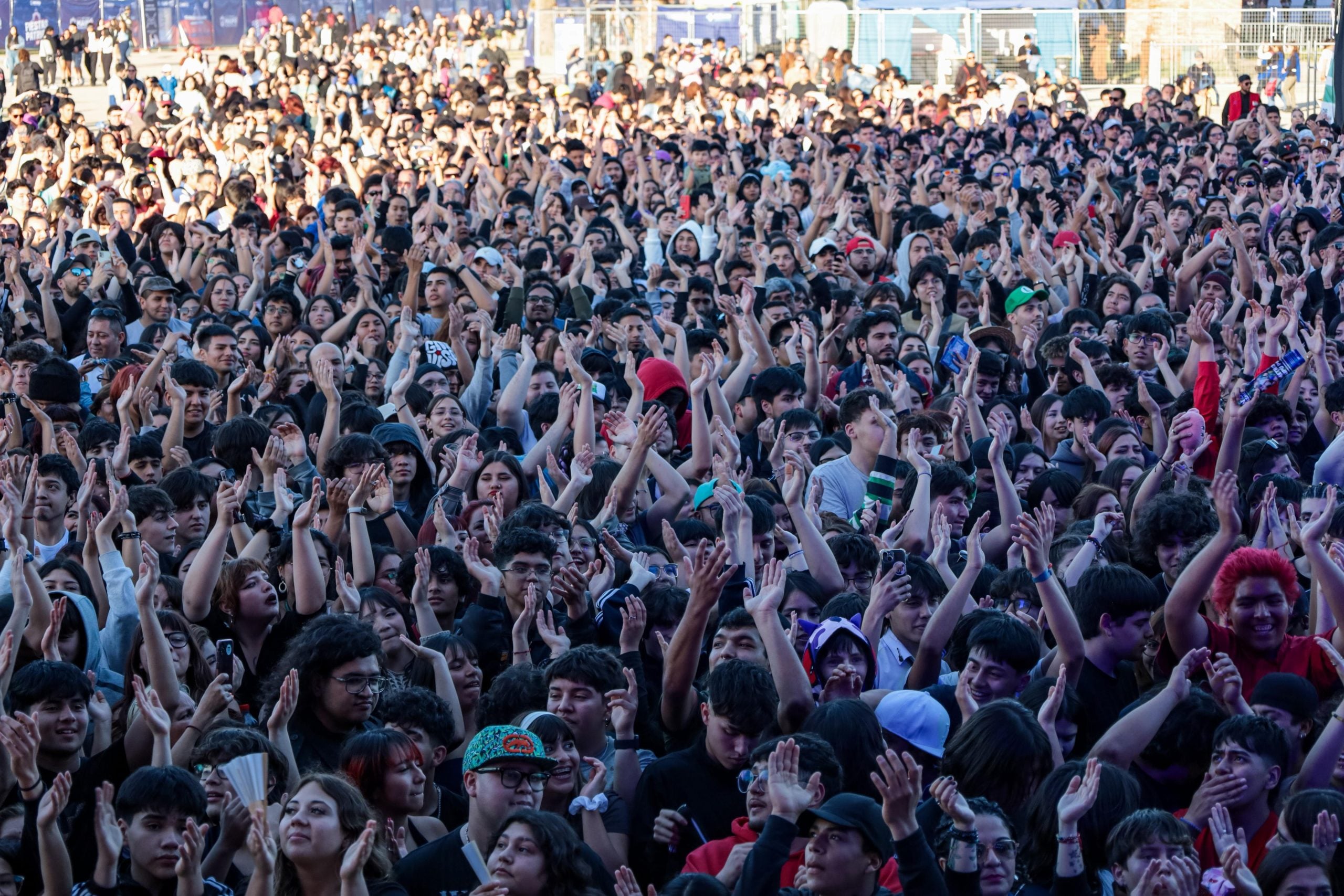 Fiestas Patrias en Maipú: Más 90 mil personas disfrutaron de dos jornadas de conciertos gratuitos en el Templo Votivo 2 WhatsApp Image 2025 09 14 at 16.09.49 1 scaled