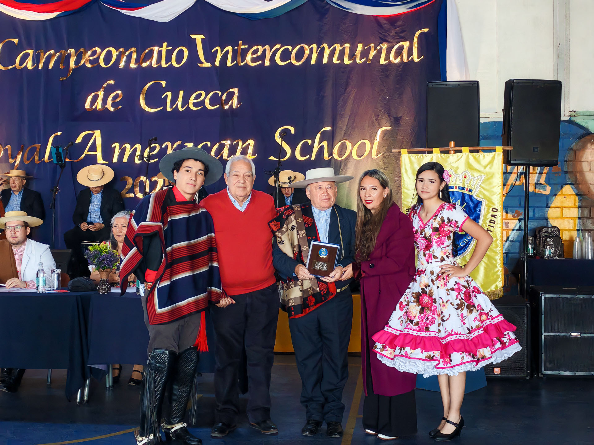 ¡La fiesta folclórica estudiantil más grande de Maipú! 26 colegios fueron parte del XVI Campeonato Intercomunal de Cueca organizado por el Royal American School 10 IMG 20251003 112115