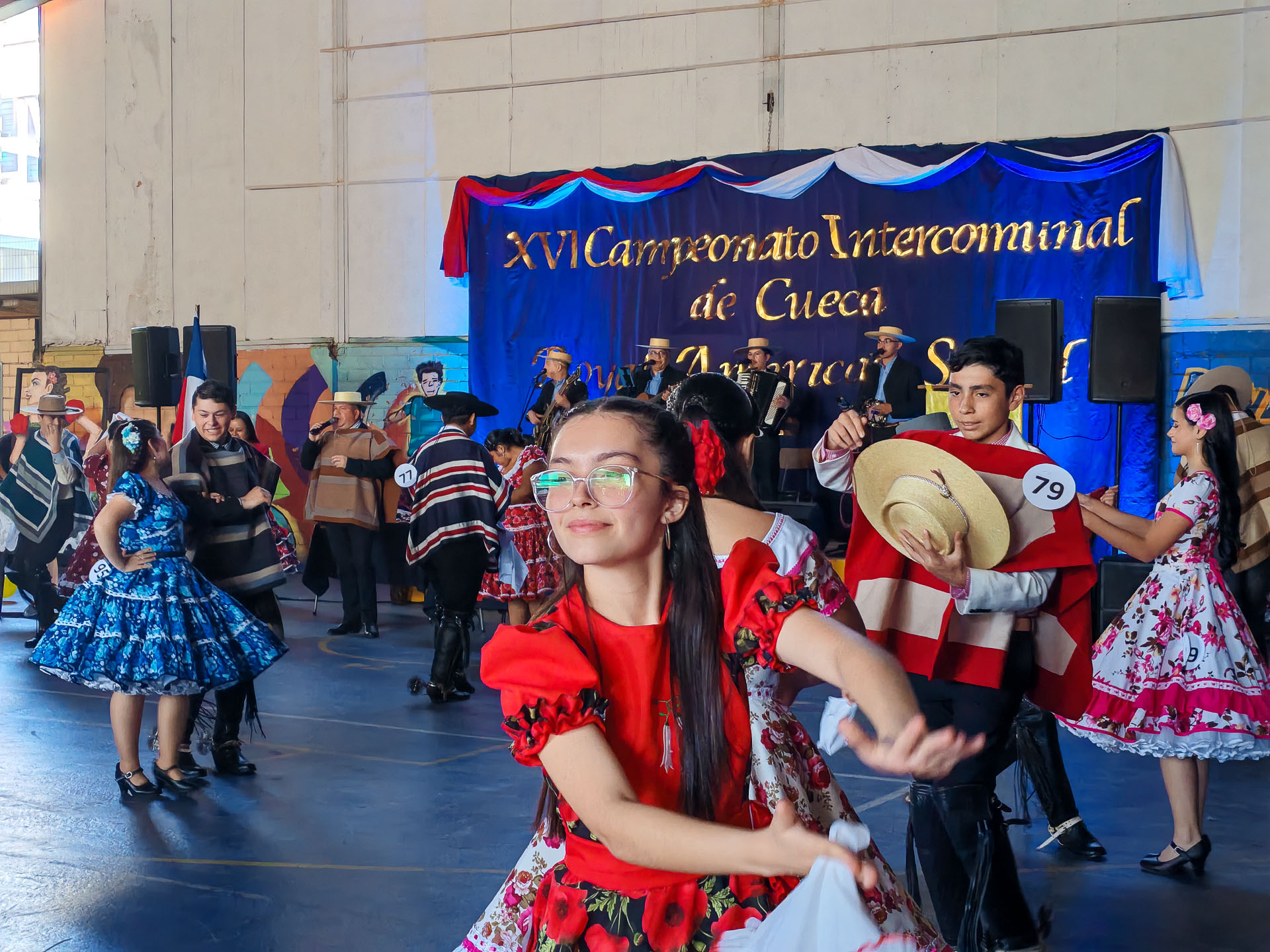 ¡La fiesta folclórica estudiantil más grande de Maipú! 26 colegios fueron parte del XVI Campeonato Intercomunal de Cueca organizado por el Royal American School 19 IMG 20251003 114014