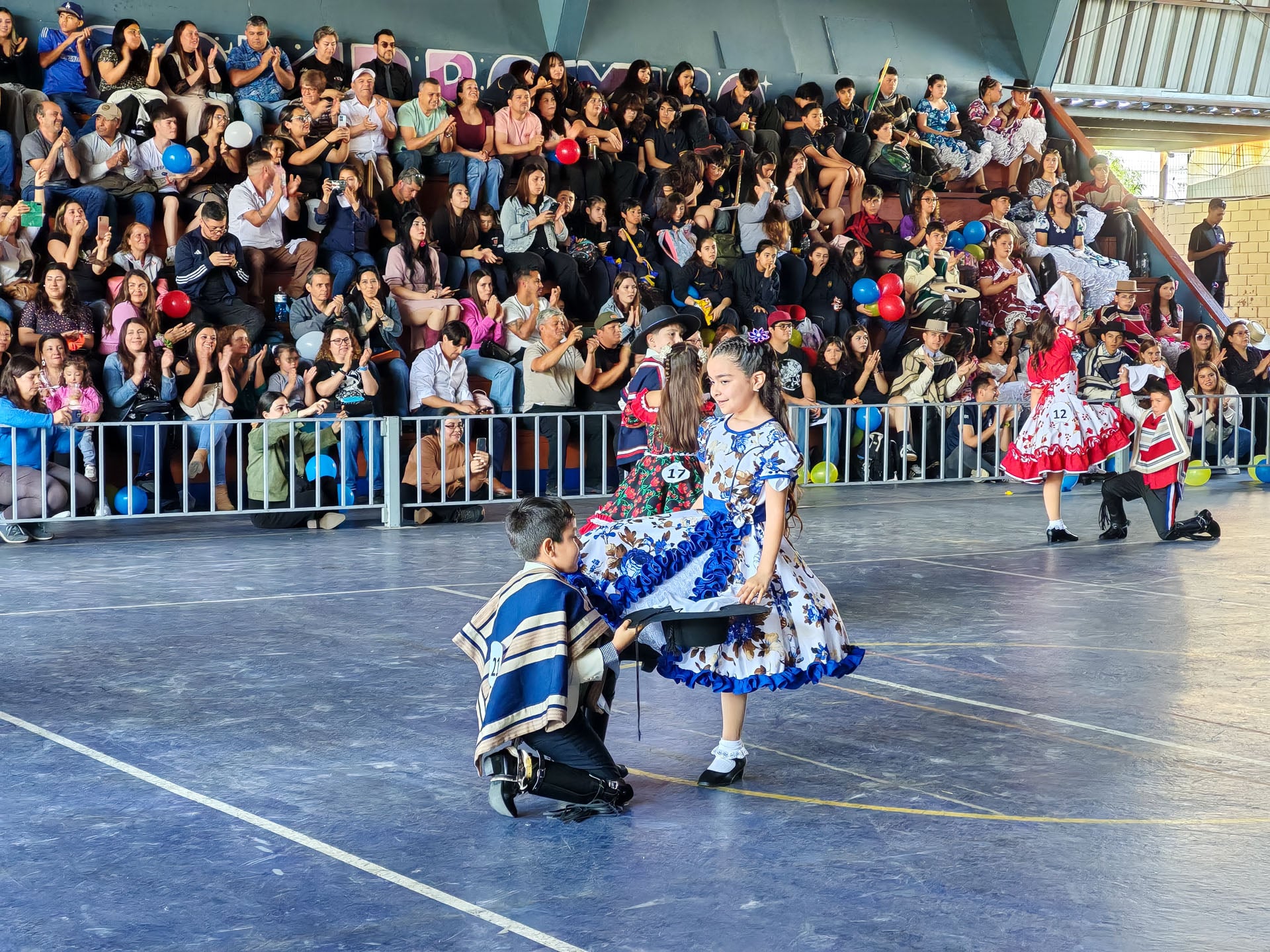 ¡La fiesta folclórica estudiantil más grande de Maipú! 26 colegios fueron parte del XVI Campeonato Intercomunal de Cueca organizado por el Royal American School 29 IMG 20251003 120227
