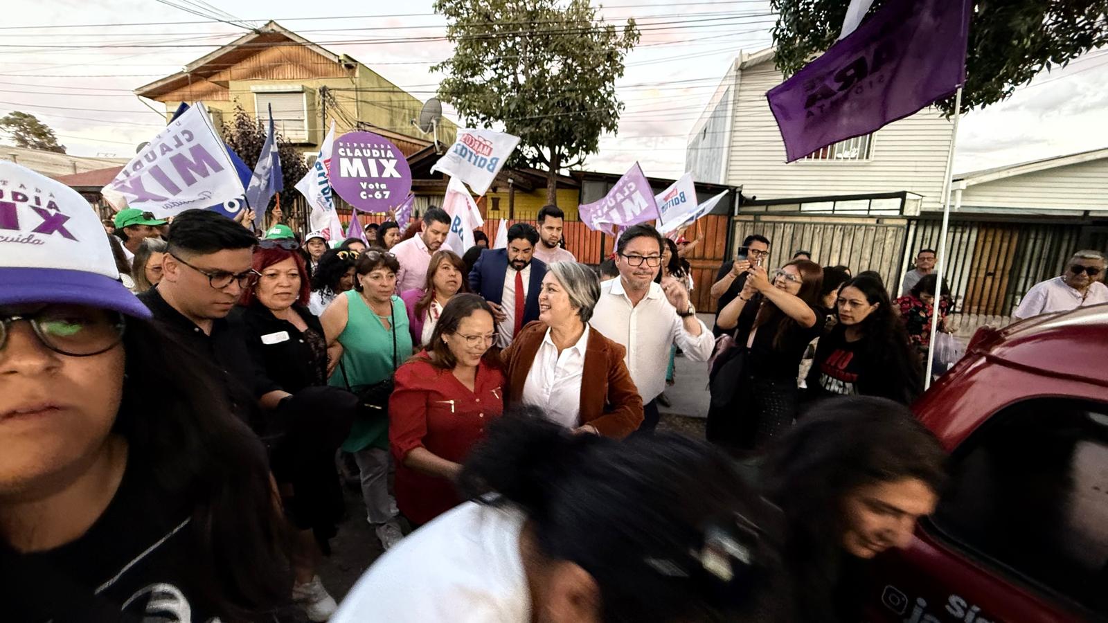 Jeannette Jara compartió una once con dirigentas de Maipú junto al alcalde Tomás Vodanovic