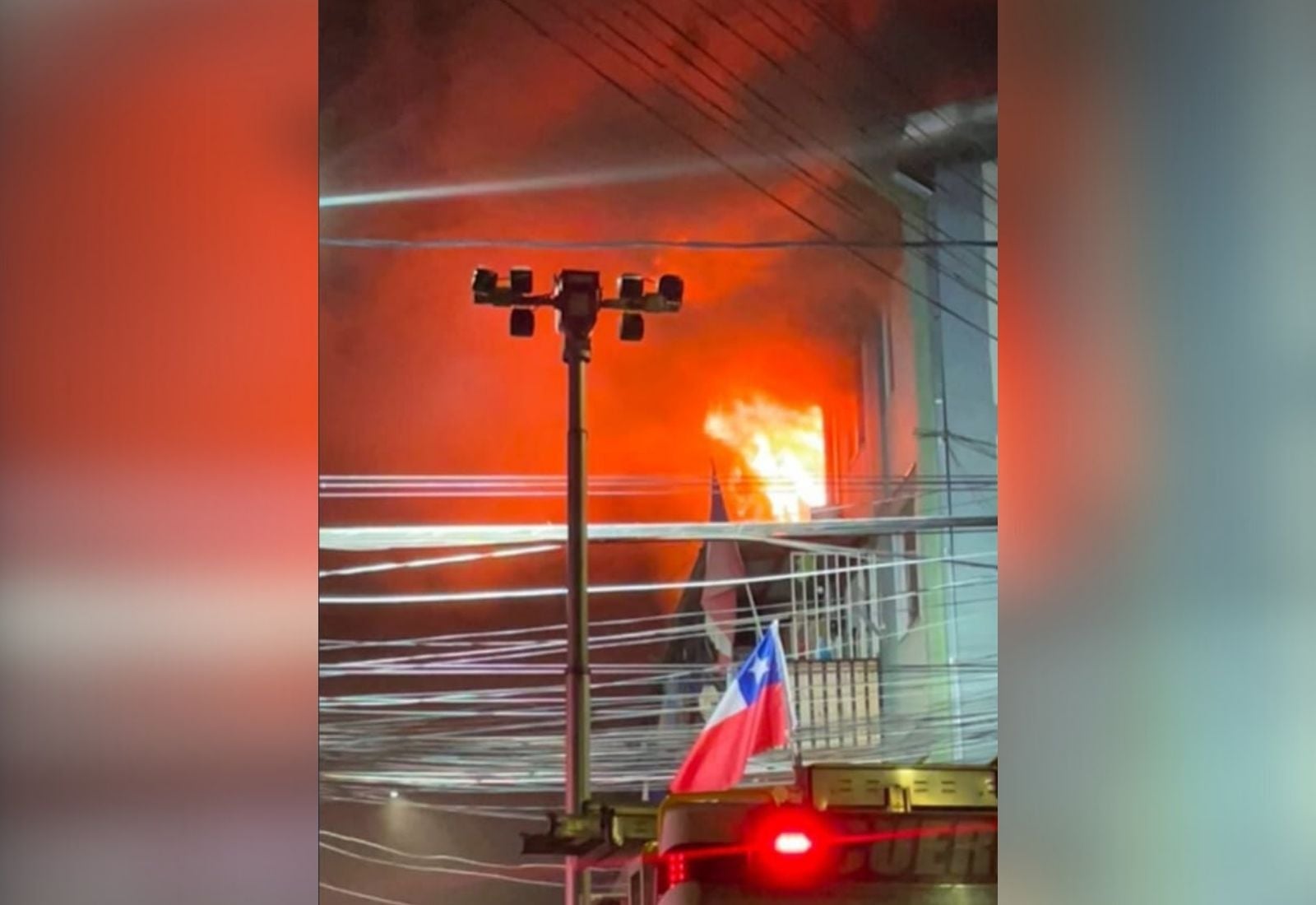 Incendio en Maipú deja un fallecido y múltiples viviendas afectadas durante la madrugada