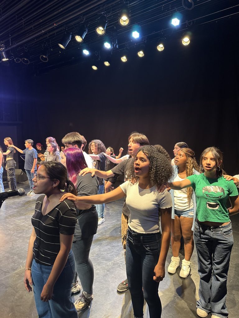 Tertulia musical “Voces para compartir” celebra el arte y el canto como herramientas de bienestar para las personas 1 Fundación Mustakis. Tertulia Musical