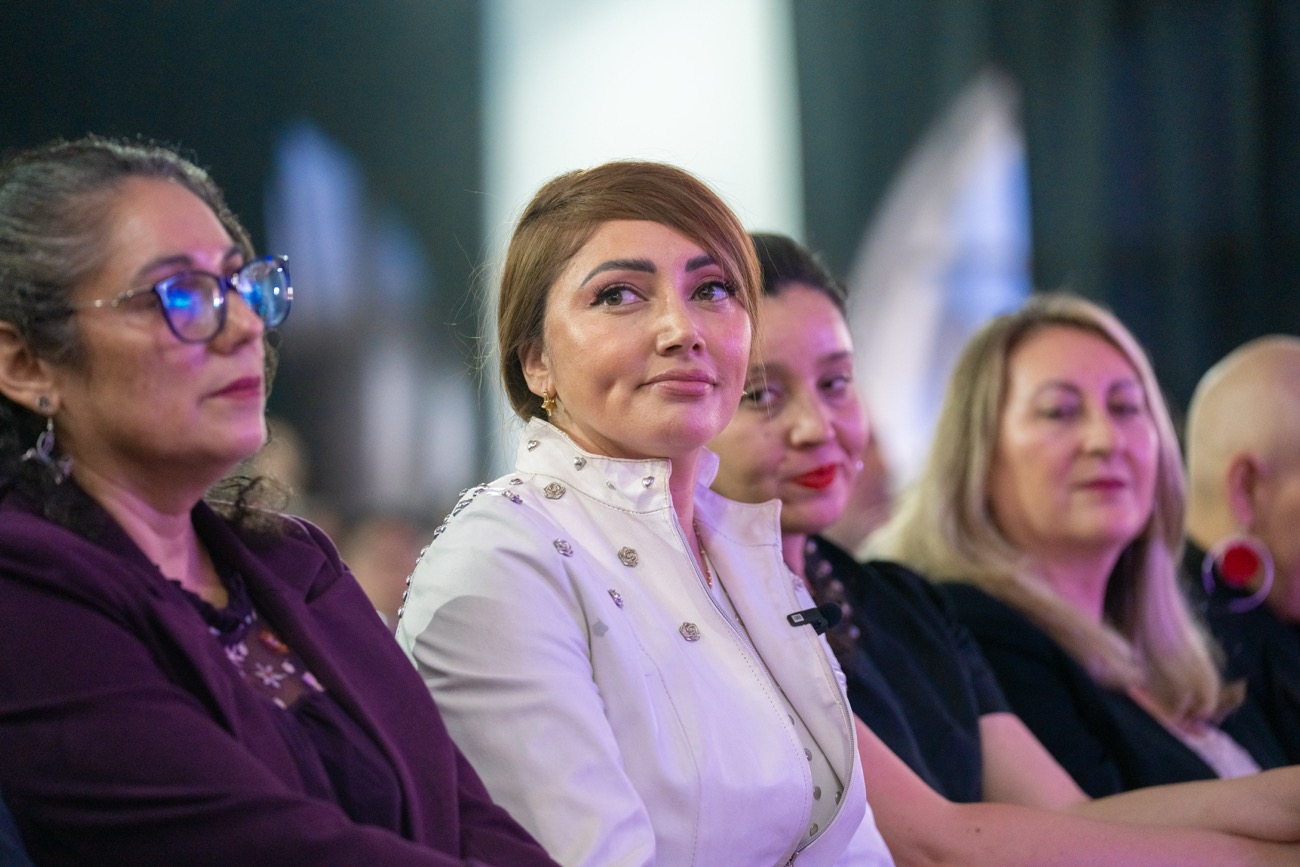 Desde Maipú, Ministra Orellana encabeza conmemoración del Día contra la Violencia hacia la Mujer y destaca avances de la "Ley Integral" 7 DSC06966