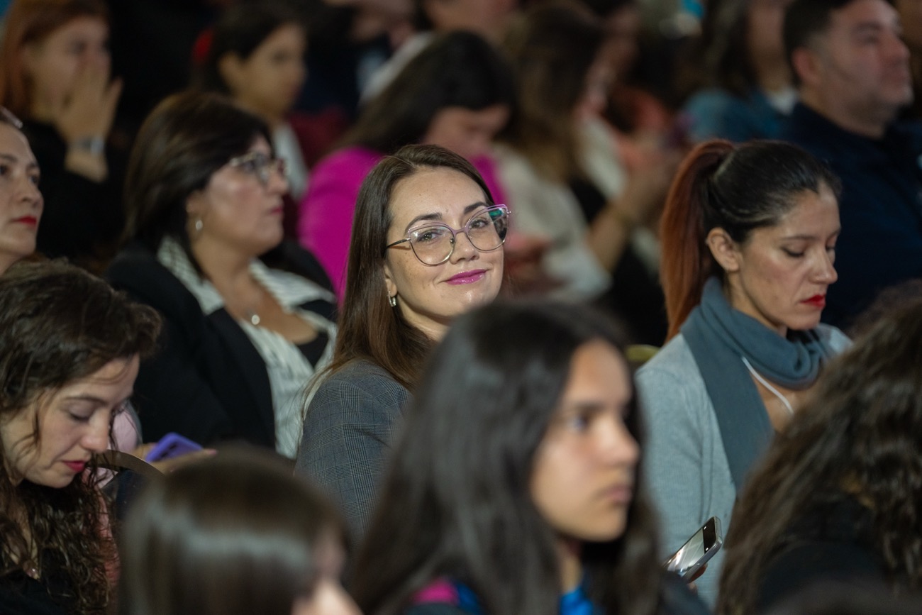 Desde Maipú, Ministra Orellana encabeza conmemoración del Día contra la Violencia hacia la Mujer y destaca avances de la "Ley Integral" 9 DSC07386