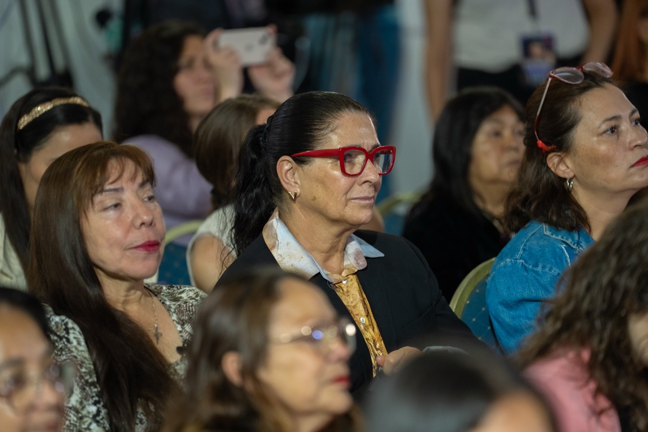 Desde Maipú, Ministra Orellana encabeza conmemoración del Día contra la Violencia hacia la Mujer y destaca avances de la "Ley Integral" 10 DSC07403
