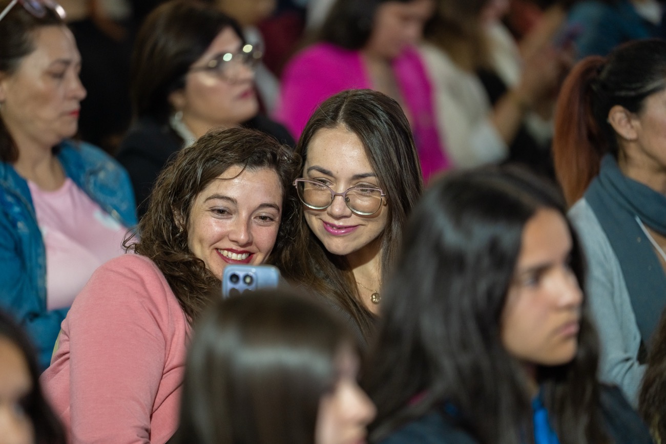 Desde Maipú, Ministra Orellana encabeza conmemoración del Día contra la Violencia hacia la Mujer y destaca avances de la "Ley Integral" 11 DSC07468
