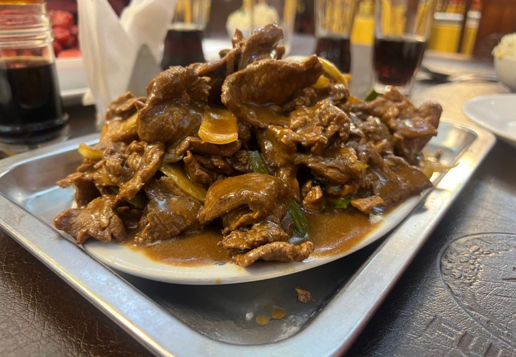 Dragones, barrio y memoria: Una noche en Fu Hua de Maipú 4 Carne Mongoliana del Fu Hua