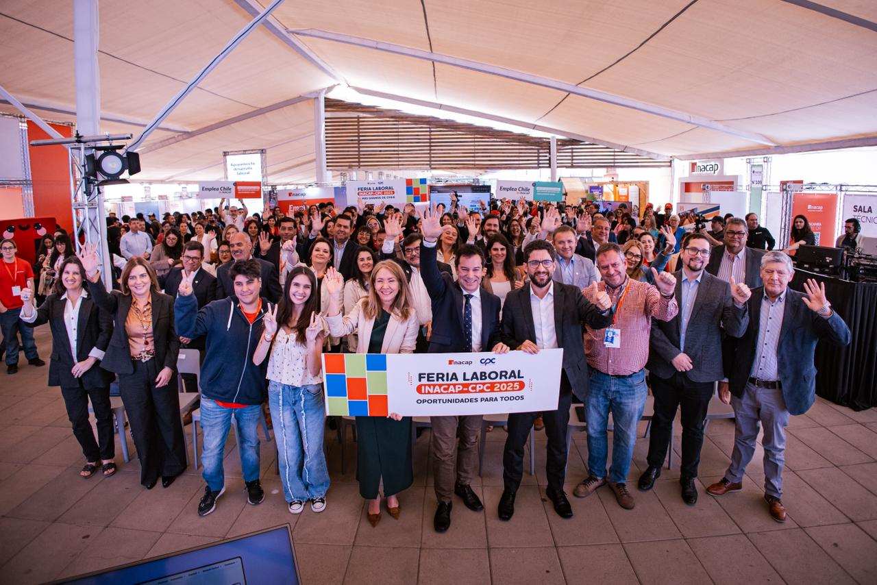 INACAP Maipú y sedes de todo Chile abren sus puertas a cientos de vecinos en la feria laboral más grande del país