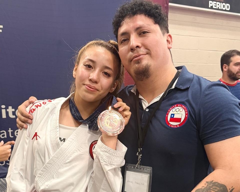 Team Raion en Miami junto a maipucinos medallistas