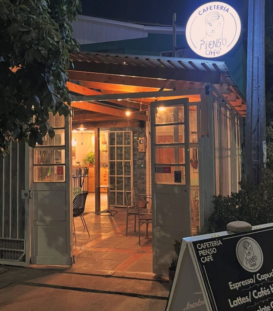 Tu suscripción se paga sola: La Voz de Maipú estrena masiva red de descuentos en bares, restaurantes y cafeterías de especialidad 30 Pienso Café