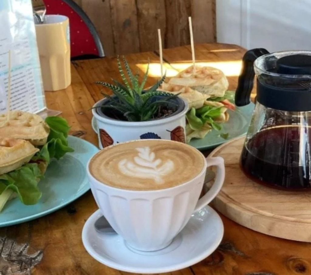 Tu suscripción se paga sola: La Voz de Maipú estrena masiva red de descuentos en bares, restaurantes y cafeterías de especialidad 32 Café Amadeira