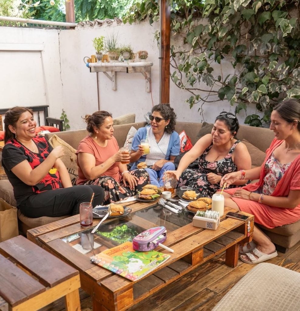 Tu suscripción se paga sola: La Voz de Maipú estrena masiva red de descuentos en bares, restaurantes y cafeterías de especialidad 23 Café Cahve