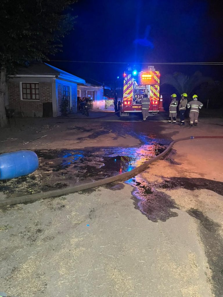Despliegue de Bomberos de Maipú en incendio forestal de San Pedro de Melipilla: más de 20 voluntarios y carros aljibe 5 cuerpo de bomberos de maipú en incendio forestal