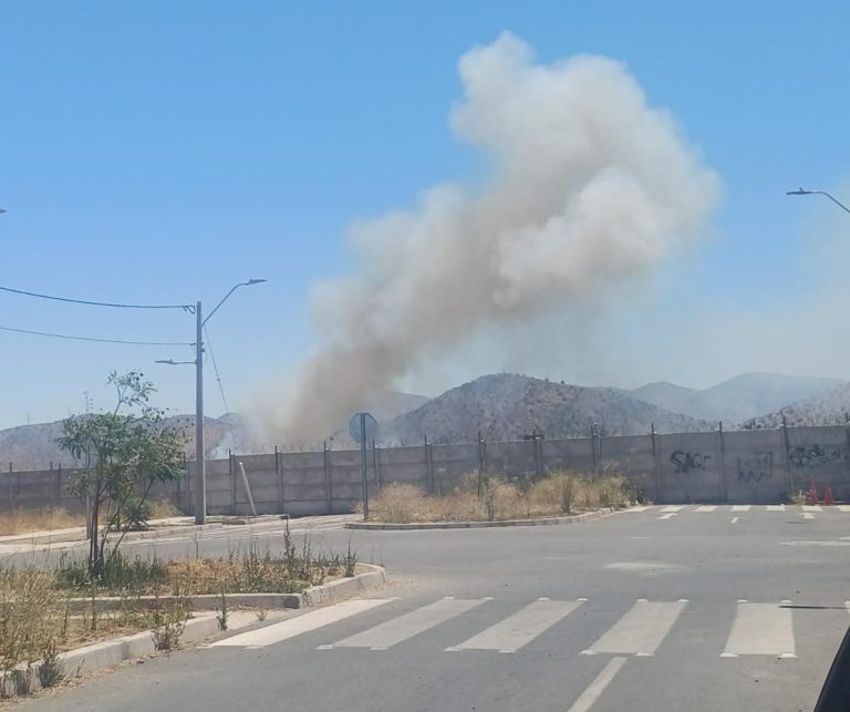 incendio de pastizales cerca de la Ruta 78