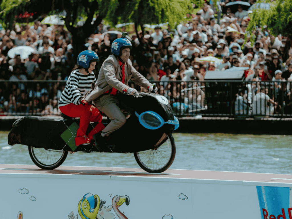 A bordo de Calcetín con Rombos Man: conoce al "Dúo Dinámico" maipucino que ganó la "Red Bull Al Agua Pato 2025" 2 Dúo Dinámico maipucino gana la Red Bull Al Agua Pato 2025