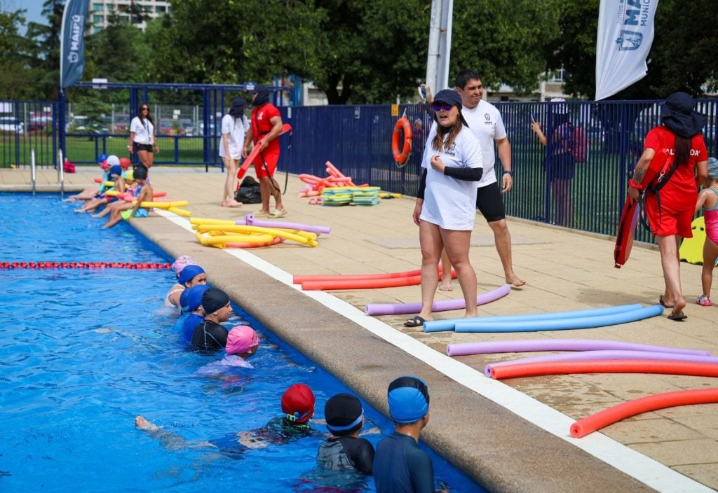 piscina alberto abarza niñez