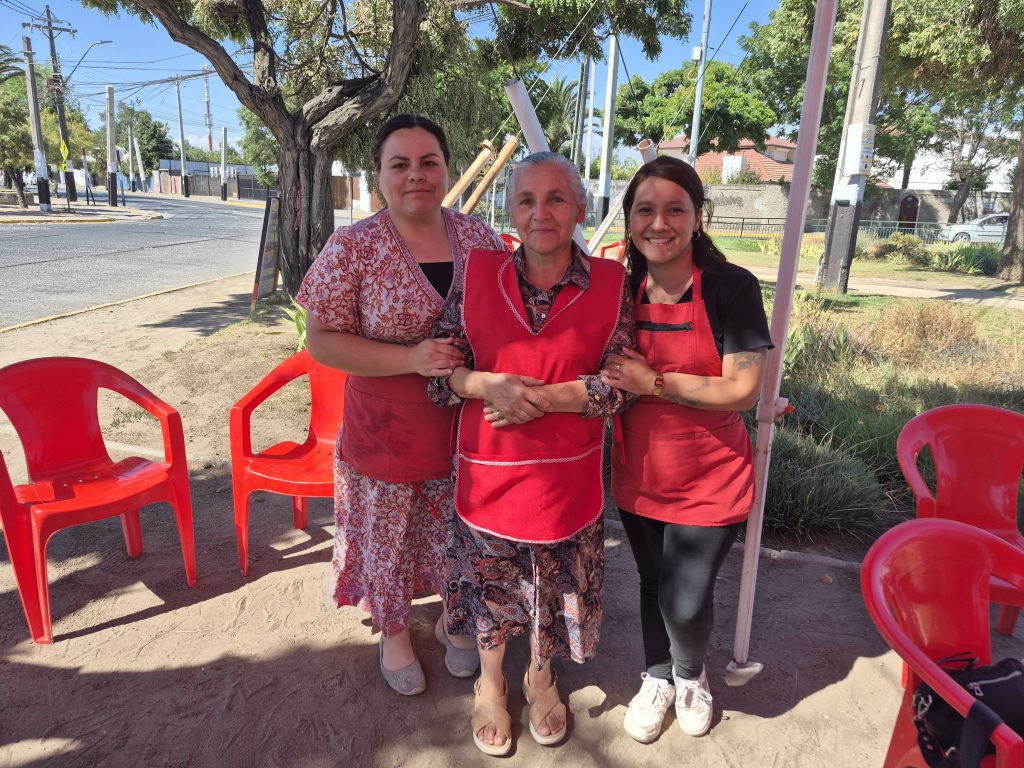 Más que una receta secreta de mote con huesillos en Maipú: La historia de legado y tradición de la "Tía Nena" 2 20260115 165021