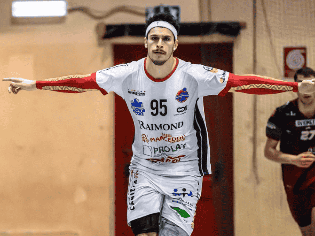 Conoce a Aaron Codina: el ambidiestro balonmanista que pasó de una plaza en Villa Los Héroes a brillar en Italia 11 Conoce a Aaron Codina: el ambidiestro balonmanista que pasó de una plaza en Villa Los Héroes a brillar en Italia