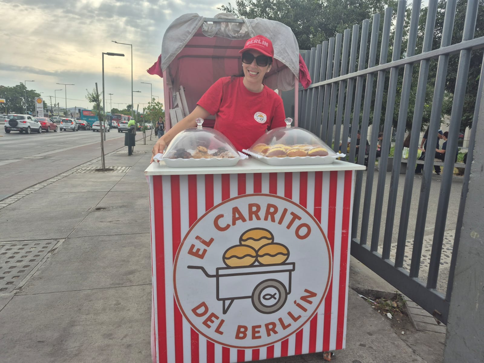 Las nubecitas de "El Carrito de los berlines": La emprendedora que endulza la salida del Hospital El Carmen de Maipú 4 Las nubecitas de «El Carrito de los berlines»: La emprendedora que endulza la salida del Hospital El Carmen de Maipú