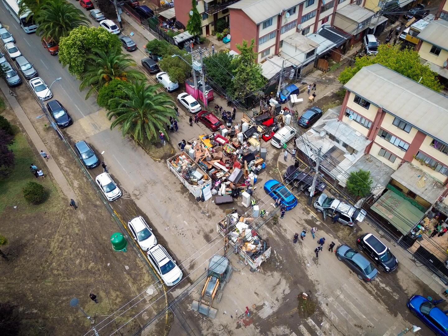 "El techo comenzó a derrumbarse": Testimonios de vecinos de Villa Pehuén 1 tras tormenta en Maipú 2 «El techo comenzó a derrumbarse»: Testimonios de vecinos de Villa Pehuén 1 tras tormenta en Maipú