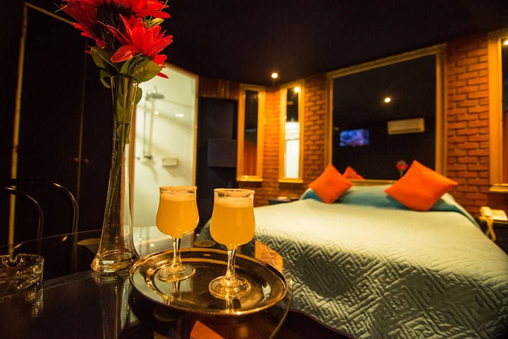 Jacuzzis, caños y sex shop a la habitación: Los moteles de Maipú y alrededores que planean encender este San Valentín 1 Moteles en maipuB