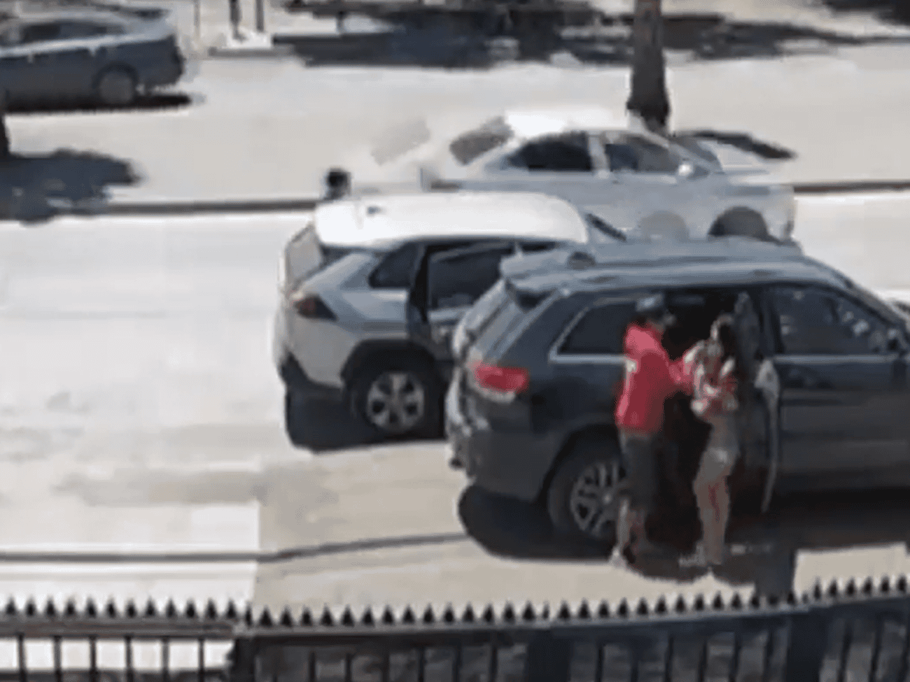 Casi se llevan a su hija: madre es víctima de encerrona frente a jardín infantil en Cuatro Poniente 5 Casi se llevan a su hija: madre es víctima de encerrona frente a jardín infantil en Cuatro Poniente