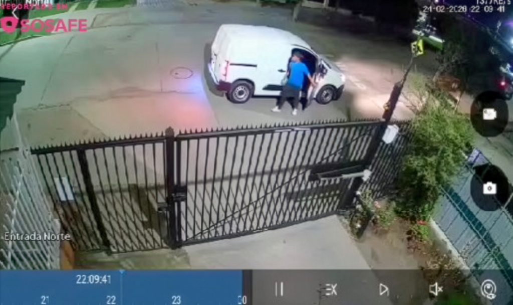 Abandono animal en Maipú: vecina rescata a perro y busca hogar con urgencia 1 Perro abandonado