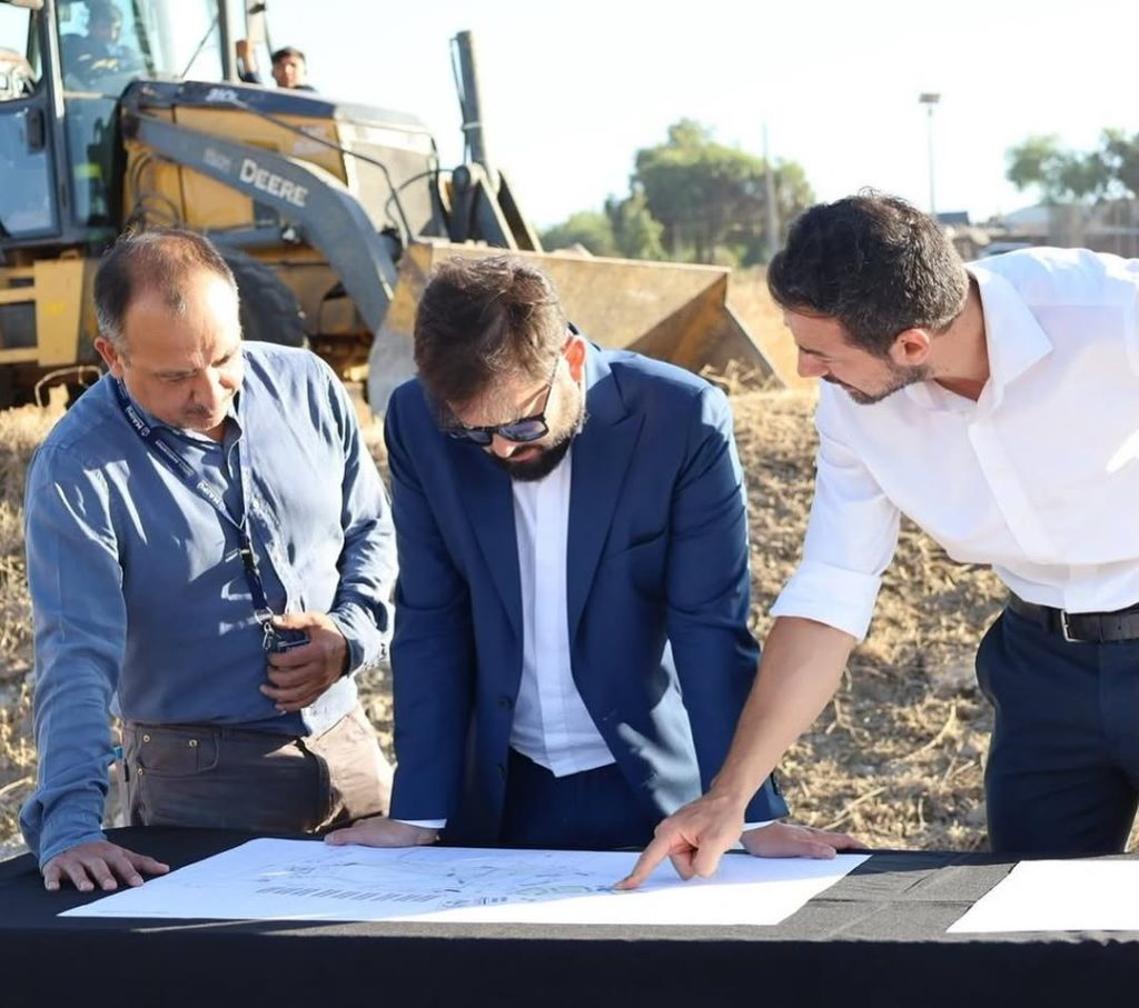 En su último día: La reservada visita del Presidente Boric y Vodanovic a futuro parque en Maipú 2 Presidente Gabriel Boric visita obras de futuro Parque El Pajonal.