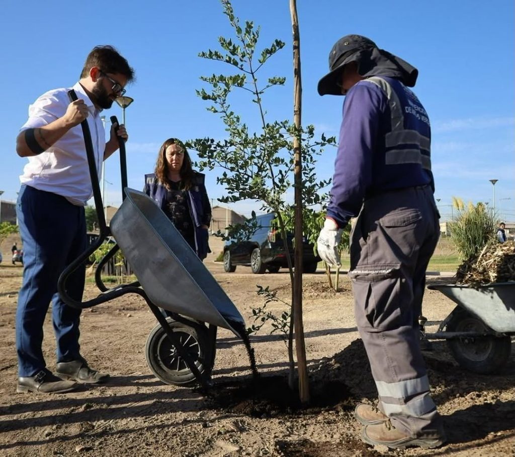 En su último día: La reservada visita del Presidente Boric y Vodanovic a futuro parque en Maipú 3 Presidente Gabriel Boric visita obras de futuro Parque El Pajonal.
