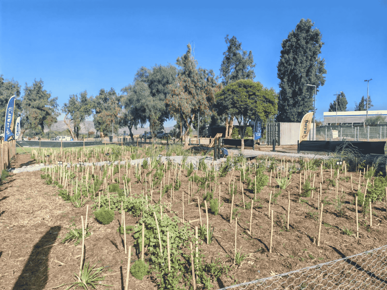 Autoridades firman alianza para conservación y restauración del Humedal Urbano Río Mapocho en Maipú