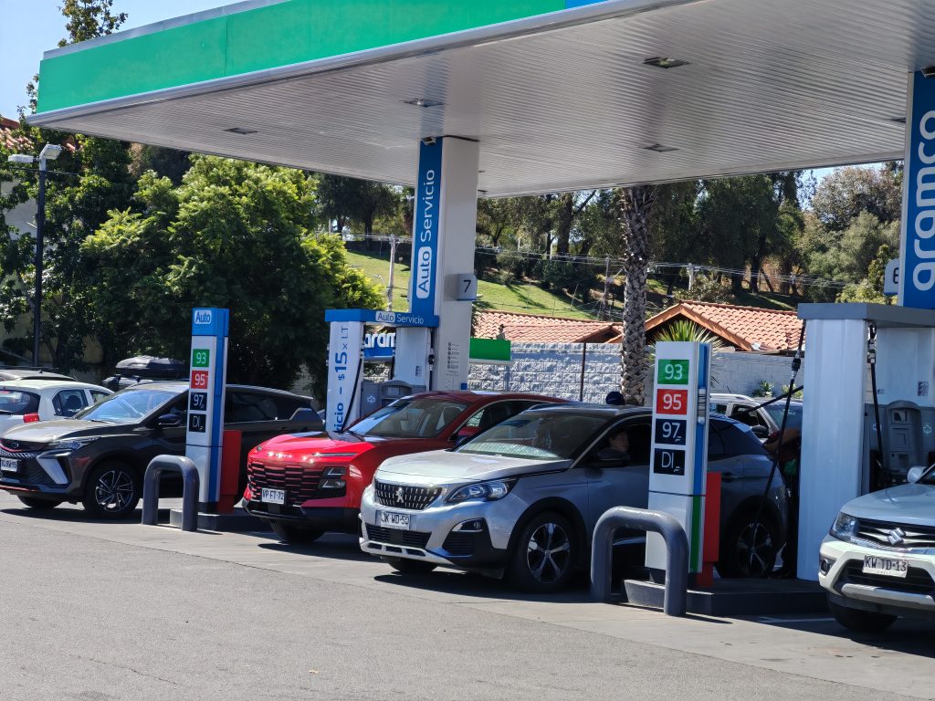 desabastecimiento en estaciones de combustible en Maipú